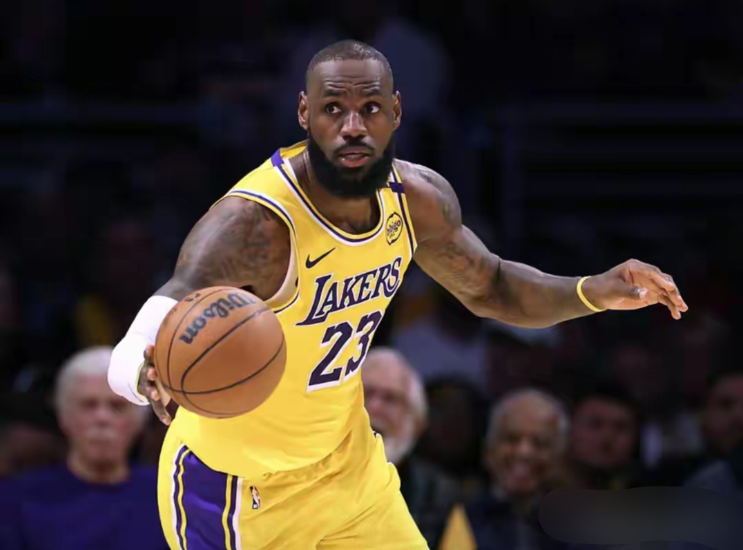 爱游戏-Karsa连续七场比赛得分超过重返赛场，湖人不断突破！